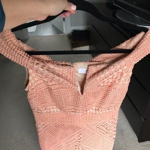 Fitted lace midi dress SIZE MEDIUM